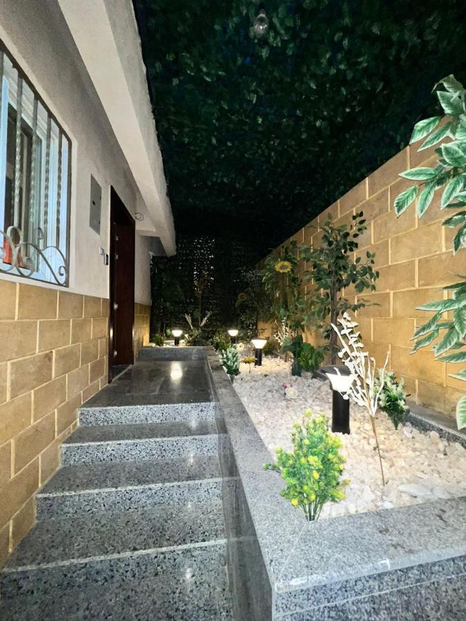 Luxury Flat With Garden And Private Entrance شقة فاخرة بحديقة و مدخل خاص Cairo Ngoại thất bức ảnh